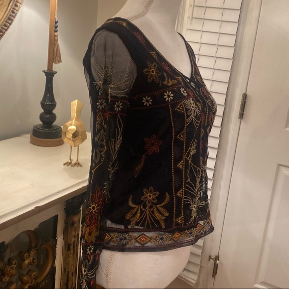 2/$25 American Eagle Outfitters Gorgeous Black Mesh Embroidered Top XS - Picture 3 of 8